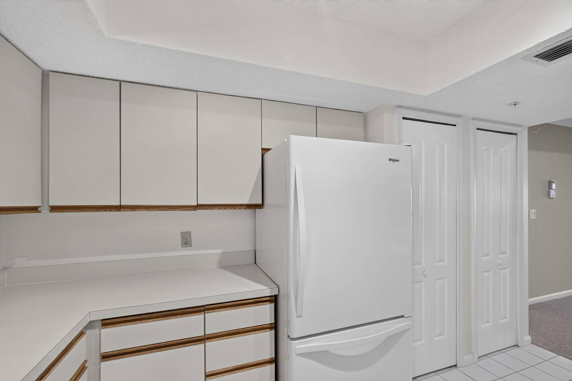 700 Uno Lago Drive, #403, Juno Beach, FL 33408 Kitchen