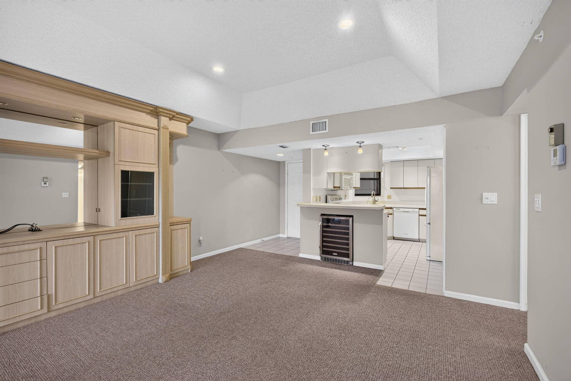 700 Uno Lago Drive, #403, Juno Beach, FL 33408 Living Space