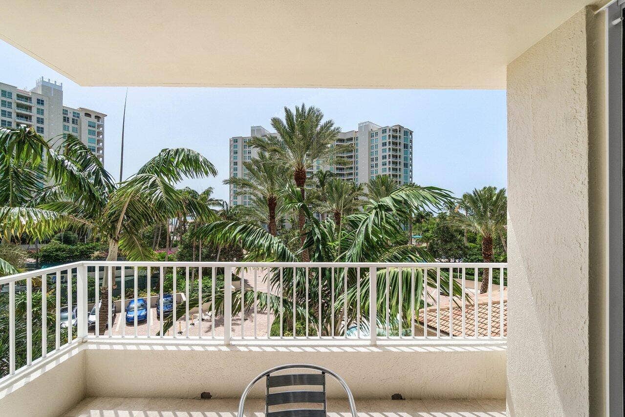 EAST BALCONY