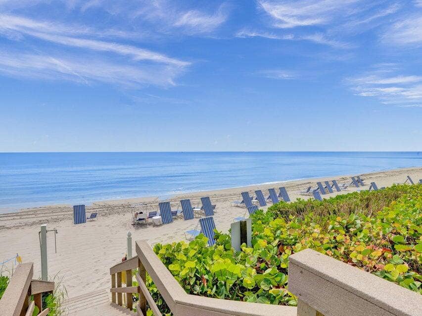 TOSCANA'S PRIVATE BEACH CLUB WITH AN ATTENDANT FOR TOWELS & ICE WATER
