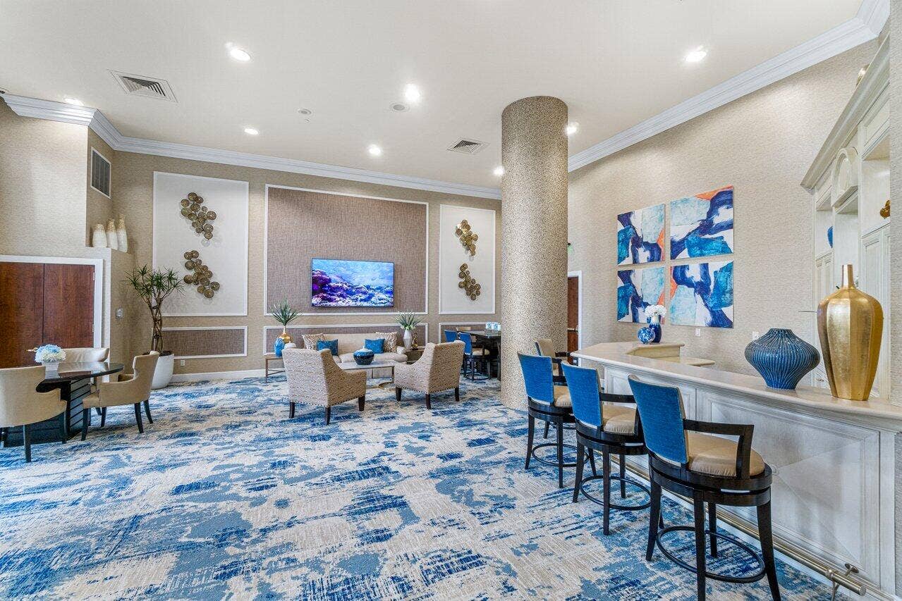 PARTY ROOM