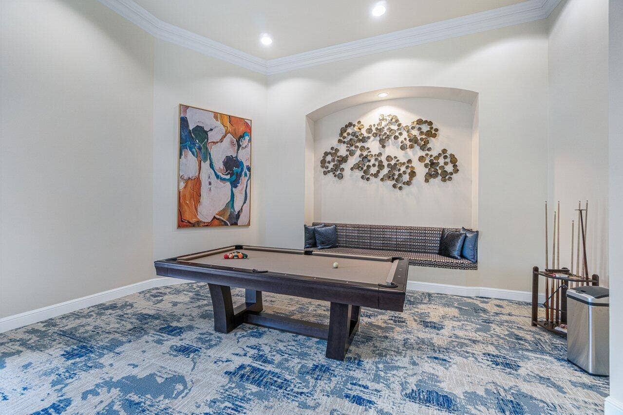 BILLARDS