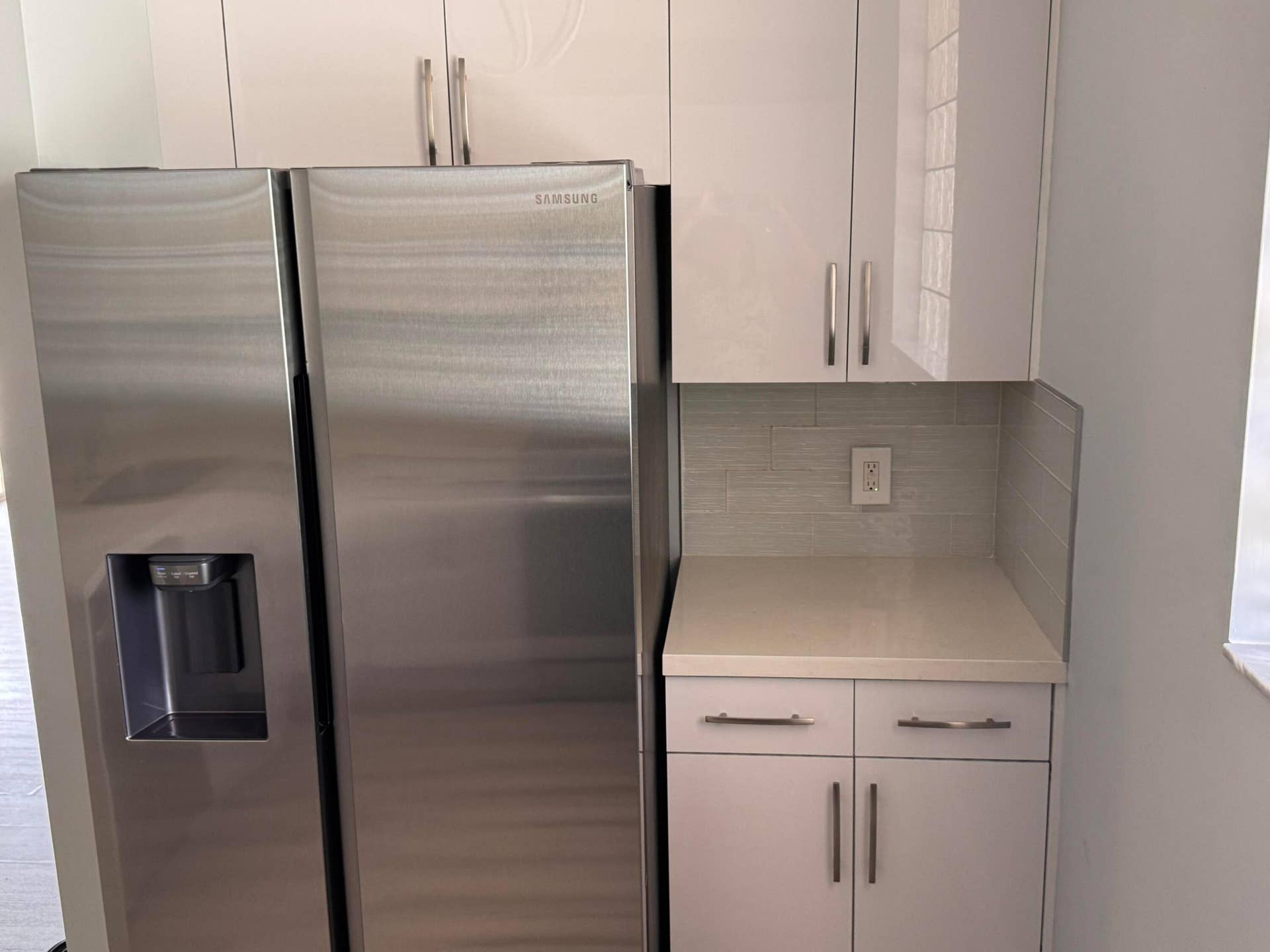 6936 SW 39th Street, #D203, Davie, FL 33314 SAMSUNG APPLIACES REF W/ ICE MAKER
