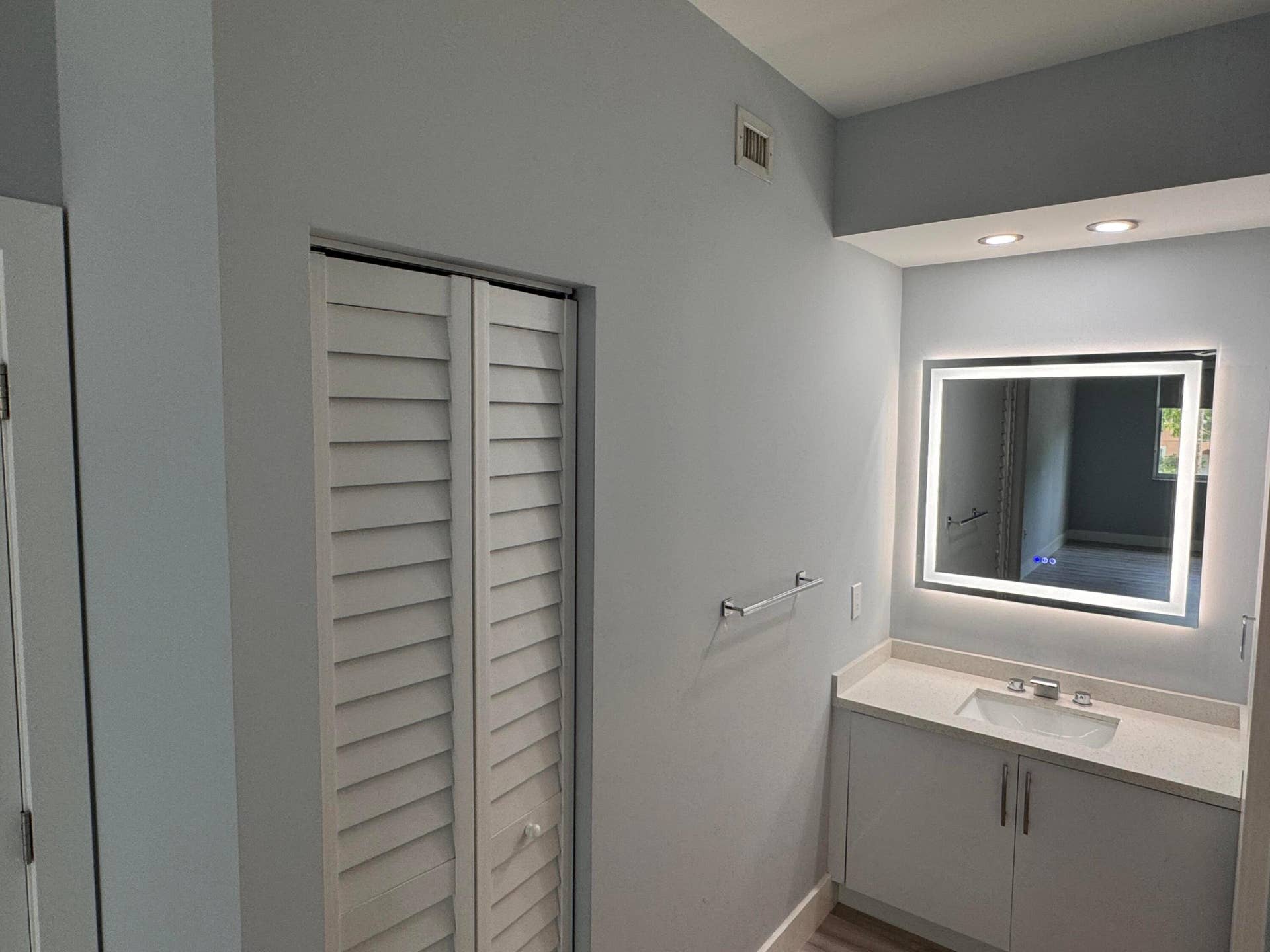 6936 SW 39th Street, #D203, Davie, FL 33314 MB VANITY AREA