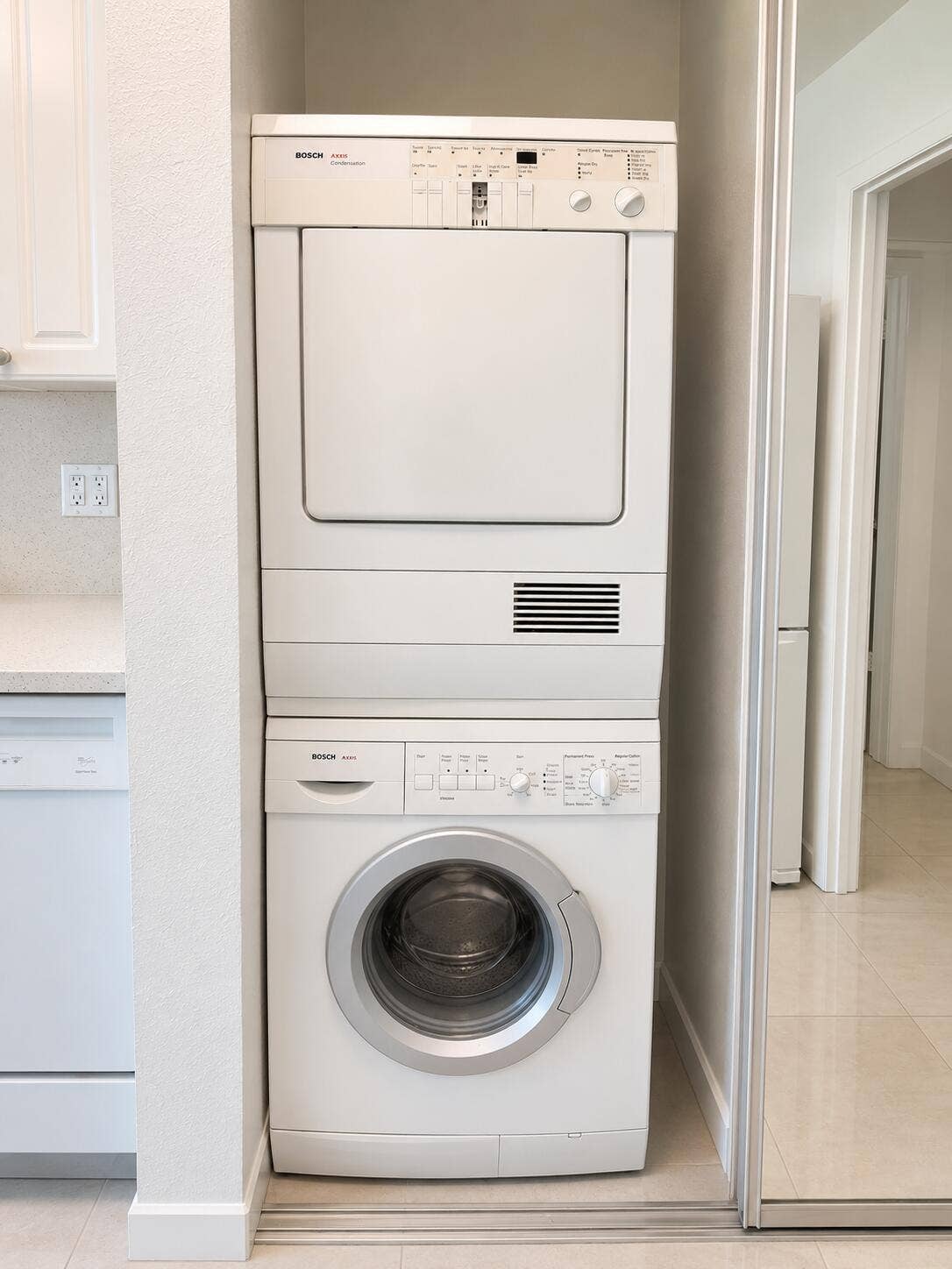 1620 S Ocean Boulevard, #8H, Lauderdale By The Sea, FL 33062 Washer dryer