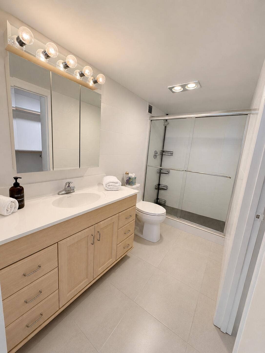 1620 S Ocean Boulevard, #8H, Lauderdale By The Sea, FL 33062 Master bath