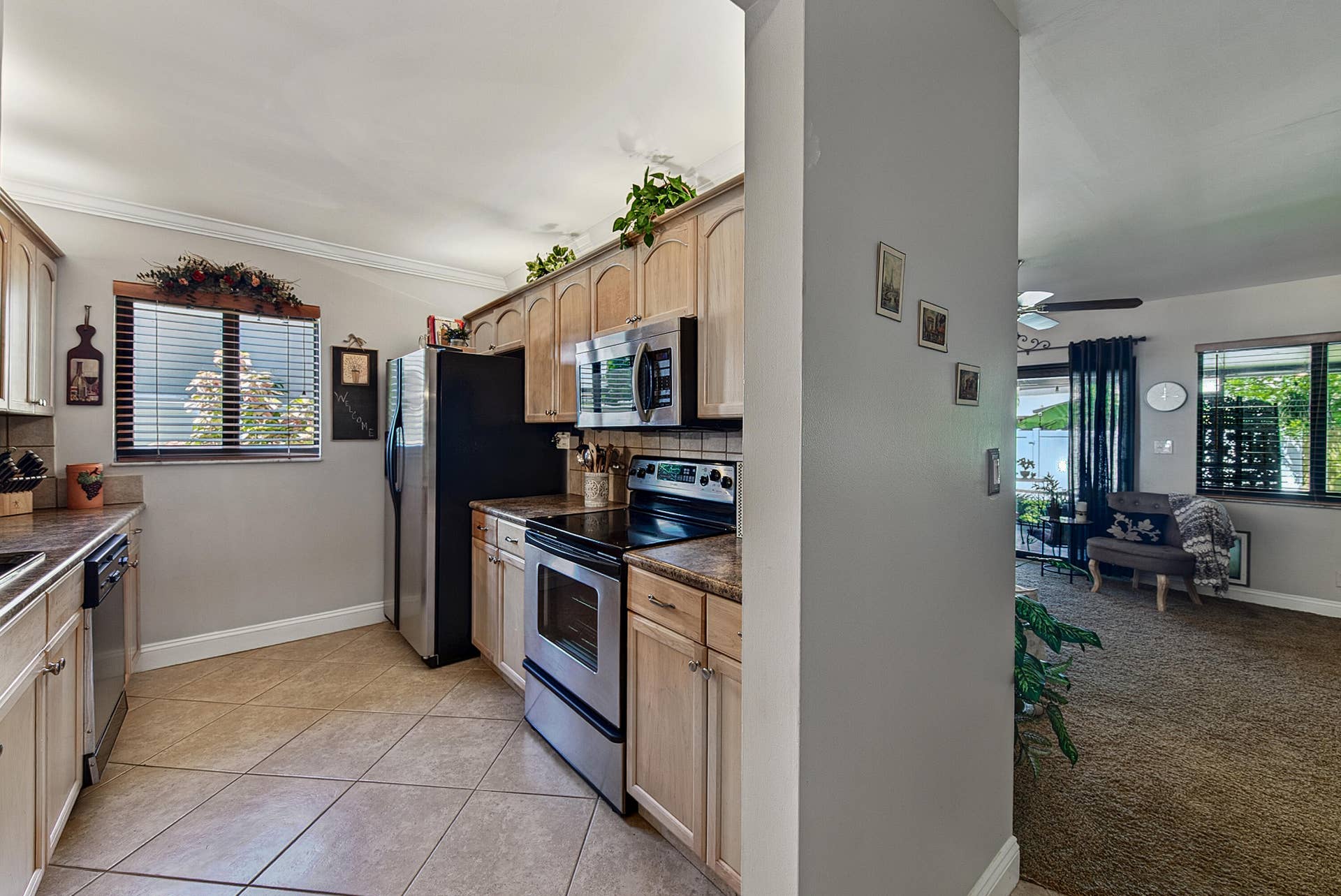 2130 NE 9th Avenue, Wilton Manors, FL 33305 Kitchen