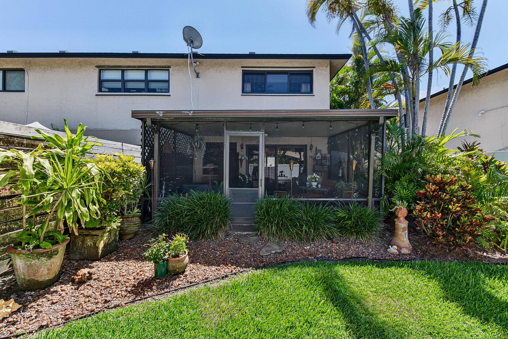 2130 NE 9th Avenue, Wilton Manors, FL 33305 Screened in Patio