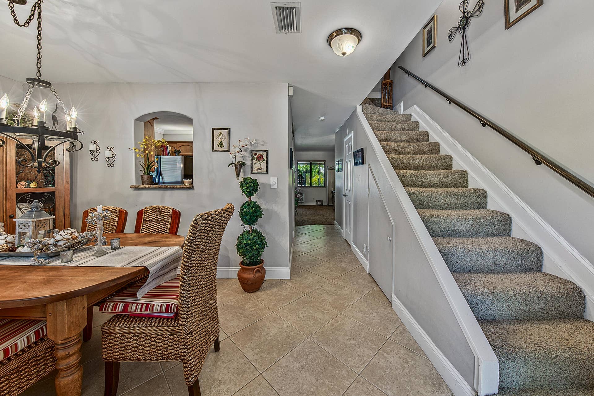 2130 NE 9th Avenue, Wilton Manors, FL 33305 Entry