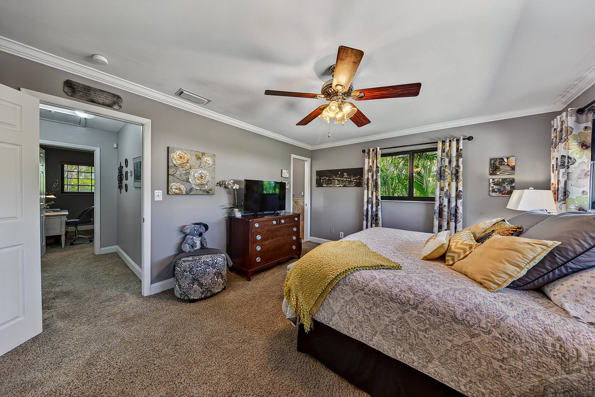 2130 NE 9th Avenue, Wilton Manors, FL 33305 Primary