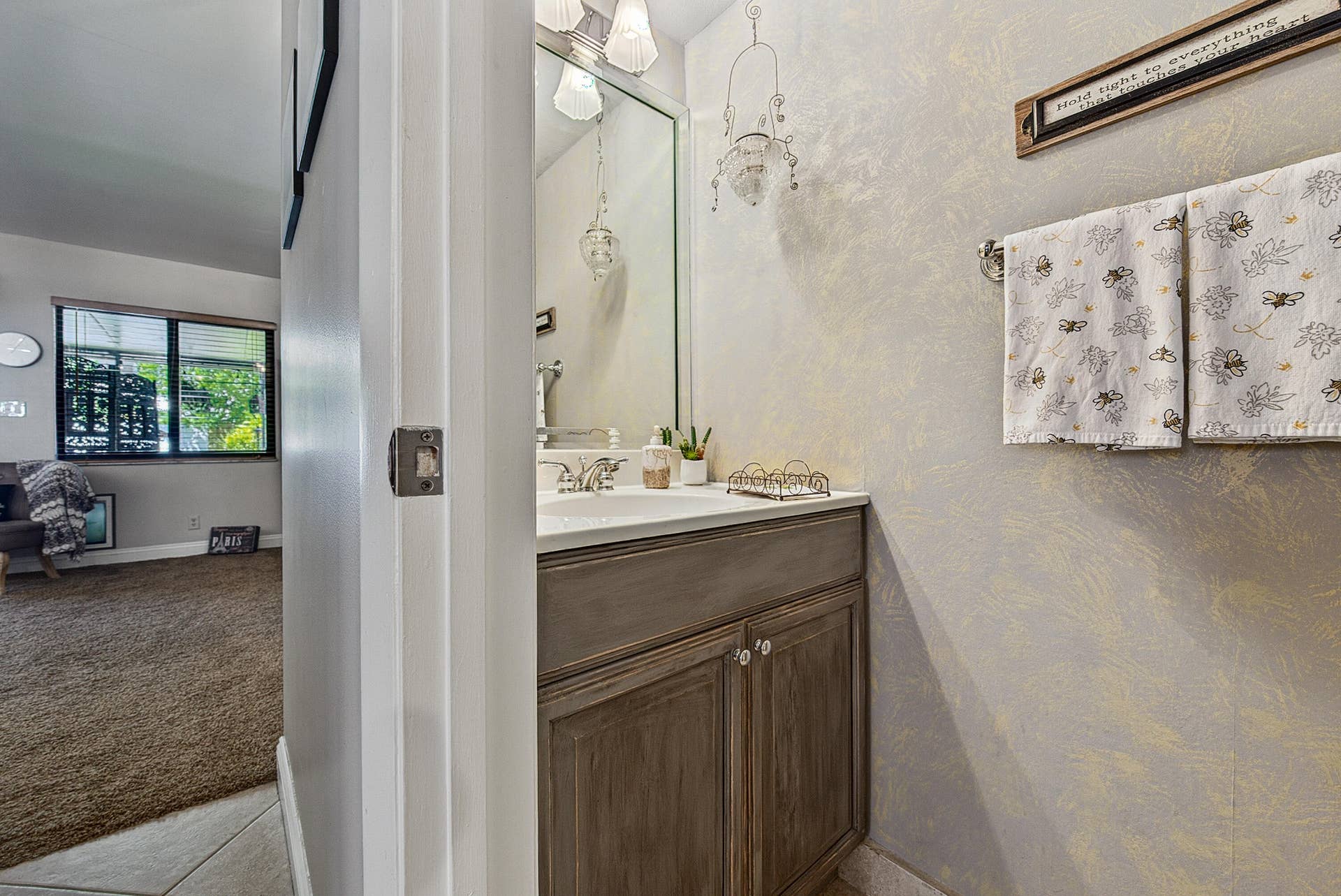 2130 NE 9th Avenue, Wilton Manors, FL 33305 Half Bath
