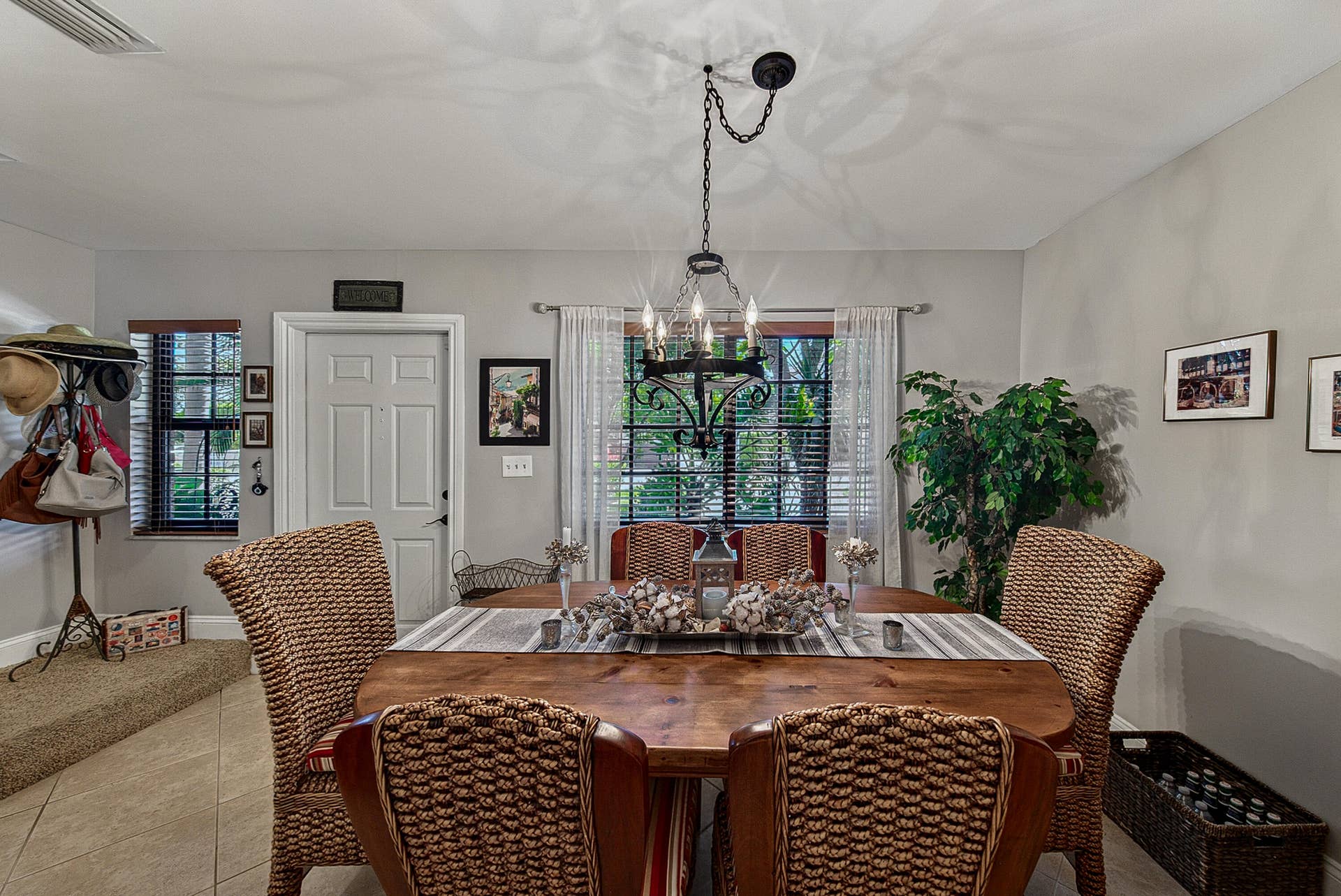 2130 NE 9th Avenue, Wilton Manors, FL 33305 Dining room