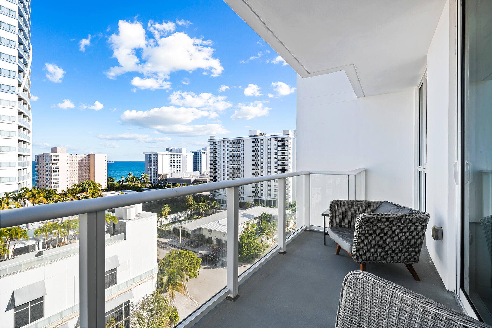 401 N Birch Road, #916, Fort Lauderdale, FL 33304 DSC_9792