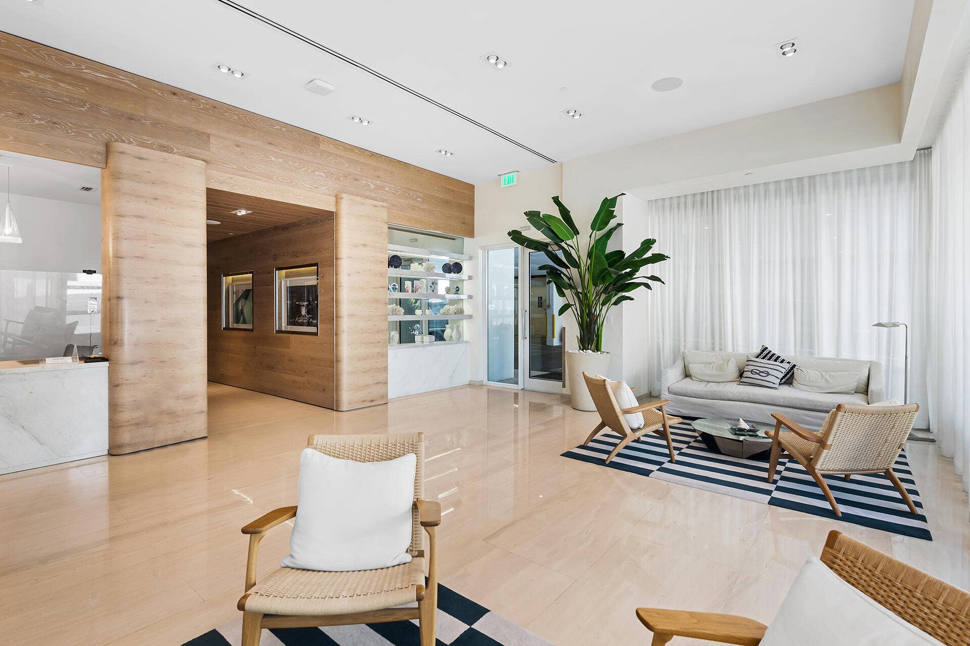 401 N Birch Road, #916, Fort Lauderdale, FL 33304 DSC_1818