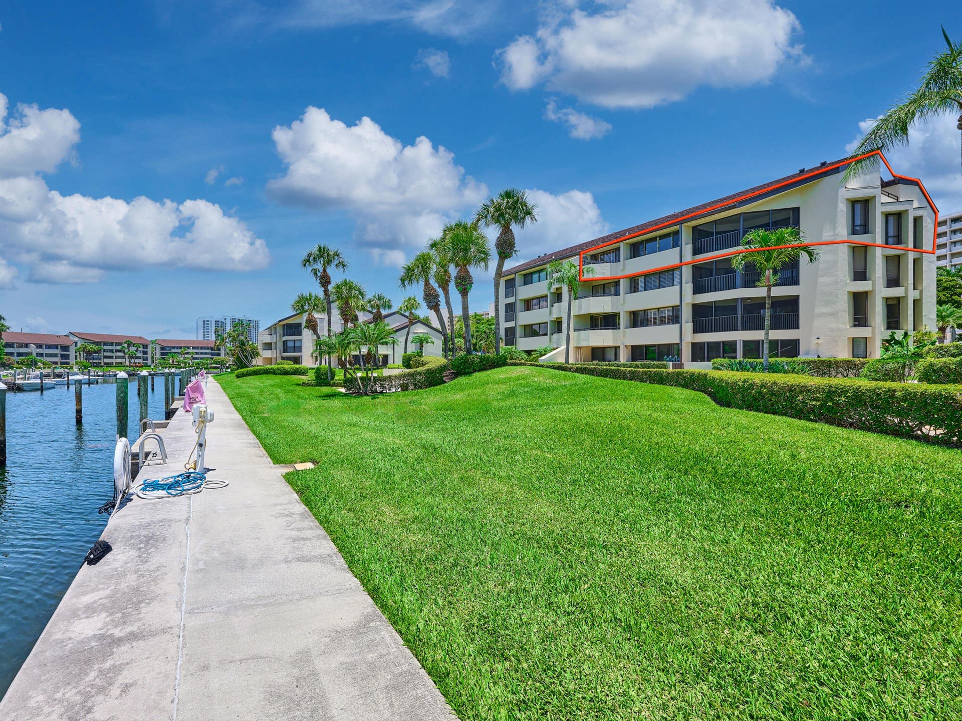 1117 Marine Way E, #K4l, North Palm Beach, FL 33408 Back View Water-walk Outlined