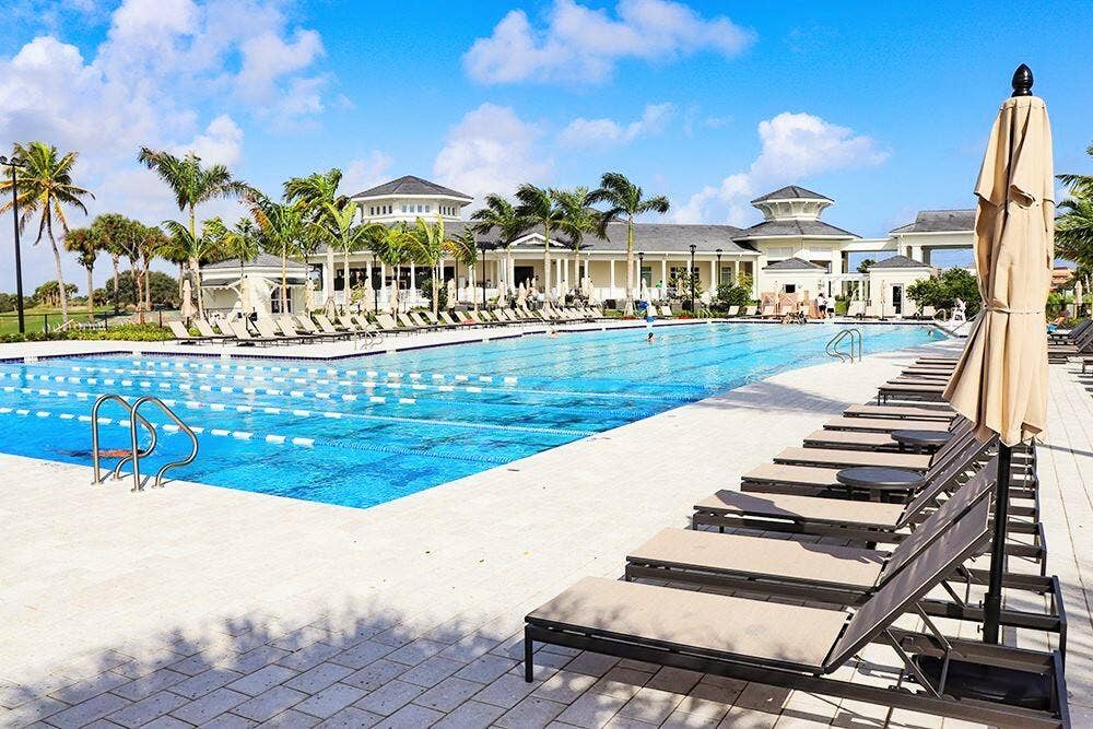 1117 Marine Way E, #K4l, North Palm Beach, FL 33408 Pool at NPB Country Club