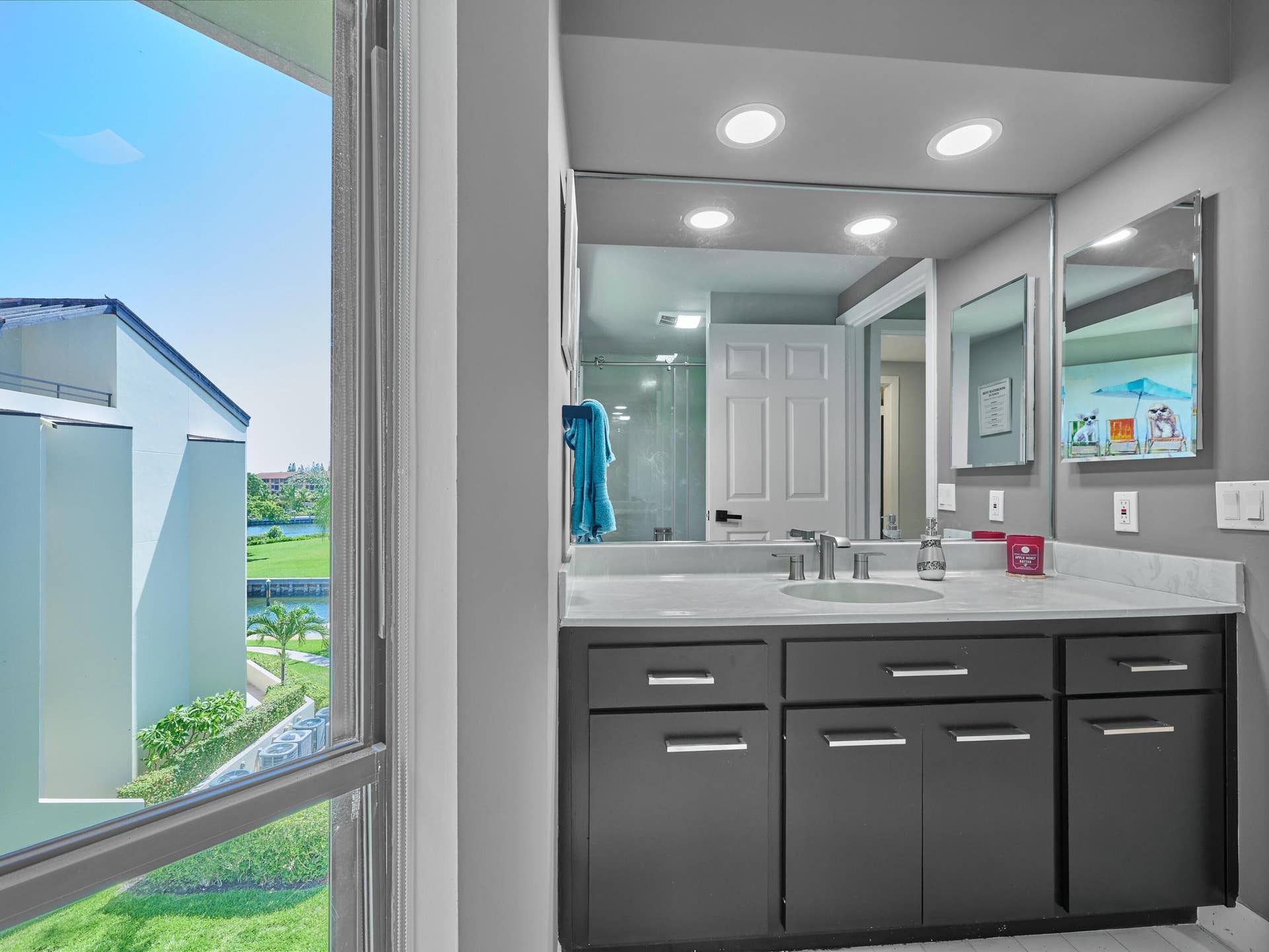 1117 Marine Way E, #K4l, North Palm Beach, FL 33408 Third Full Bath to window