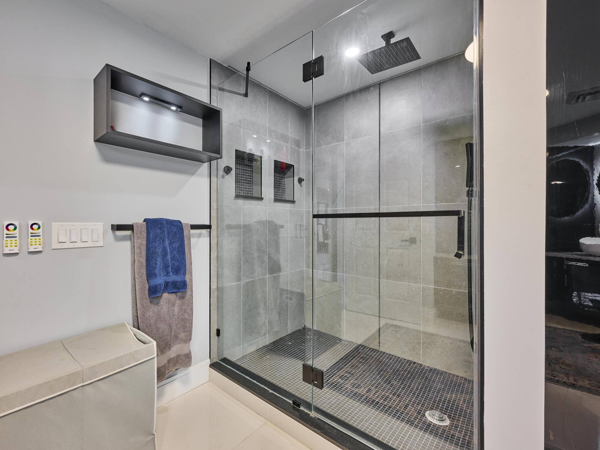 1117 Marine Way E, #K4l, North Palm Beach, FL 33408 Master Shower