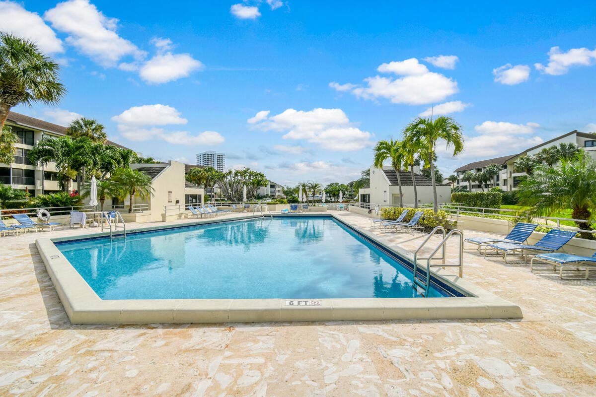 1117 Marine Way E, #K4l, North Palm Beach, FL 33408 Community Pool