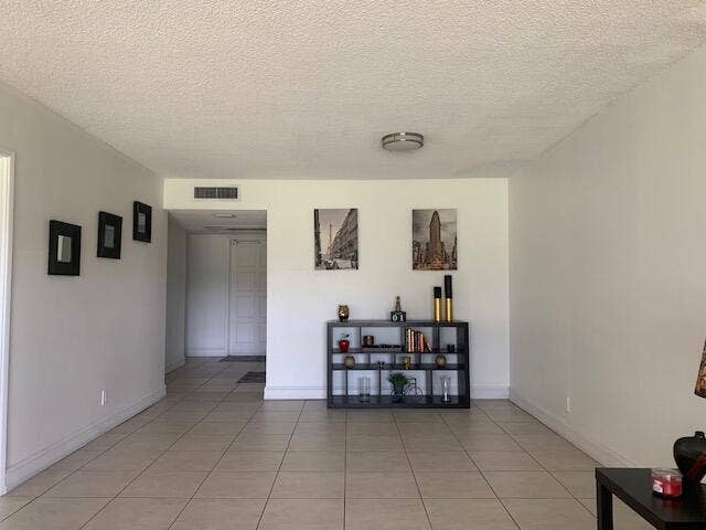 2850 N PALM AIRE Drive, #206, Pompano Beach, Pompano Beach, FL 33069 IMG_2136