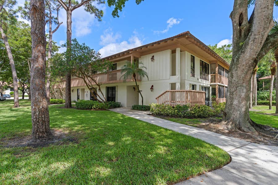Property photo for 200 Brackenwood Terrace, Palm Beach Gardens, FL