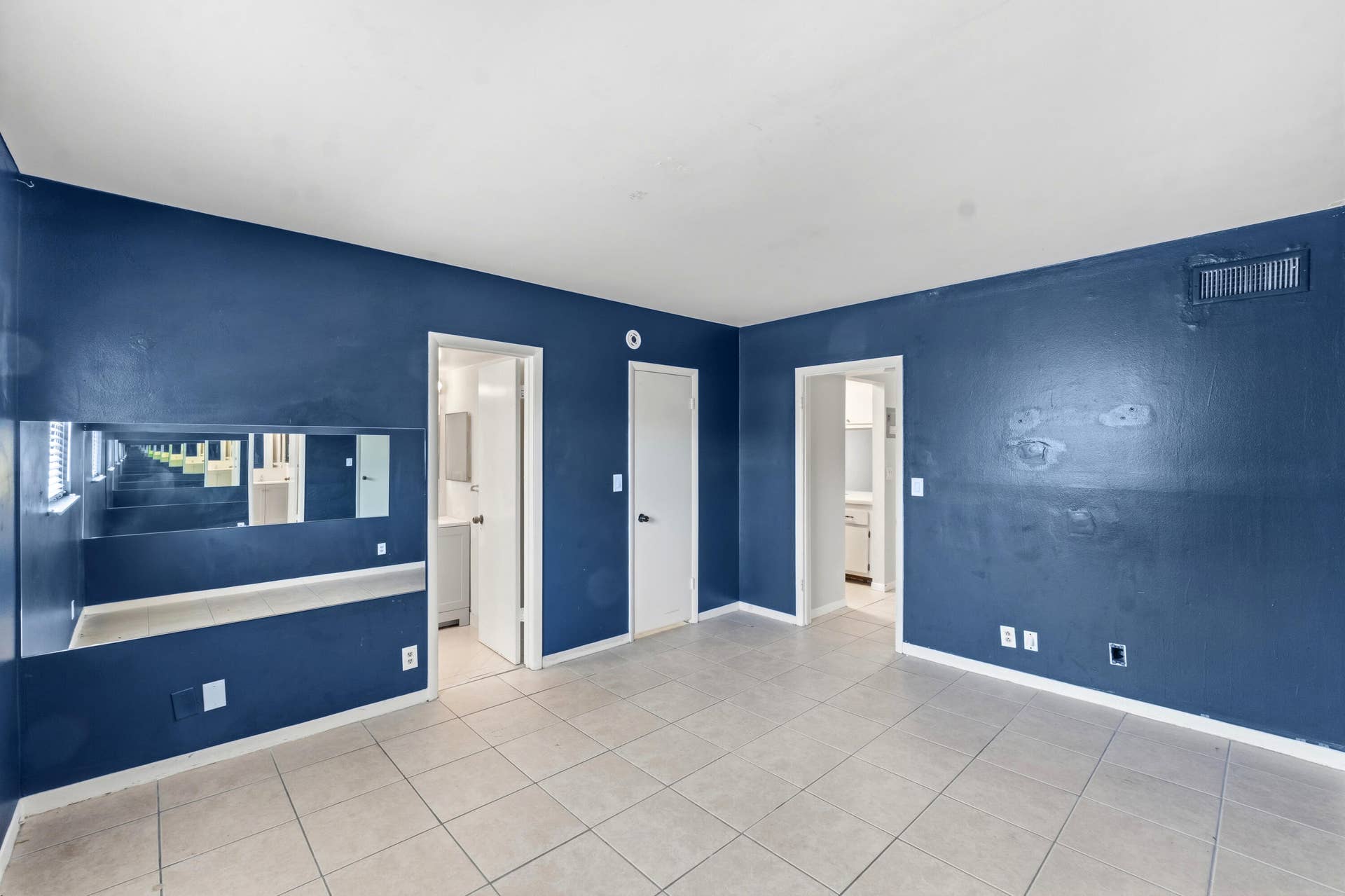 1470 N Dixie Highway, #43, Fort Lauderdale, FL 33304 spacious bedroom