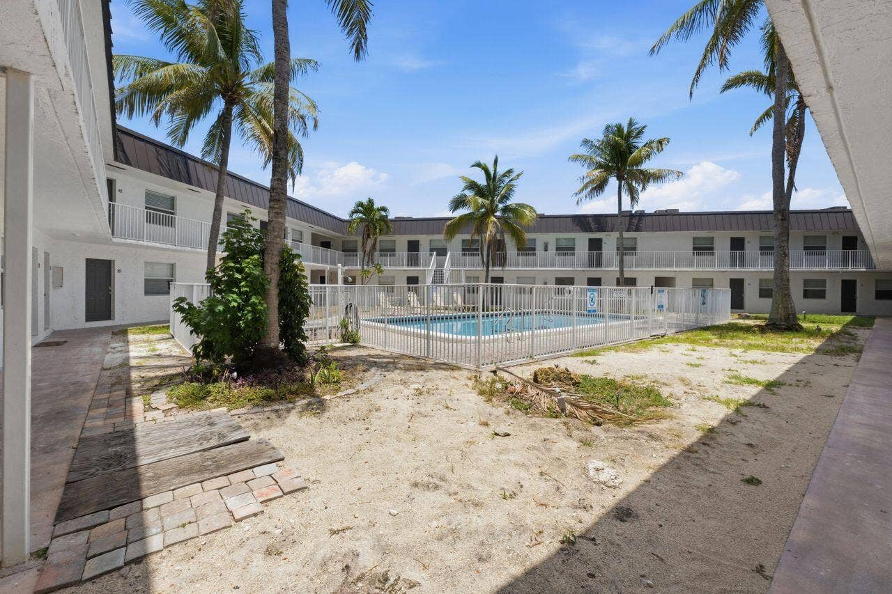 1470 N Dixie Highway, #43, Fort Lauderdale, FL 33304 1470_N_Dixie_Hwy_016