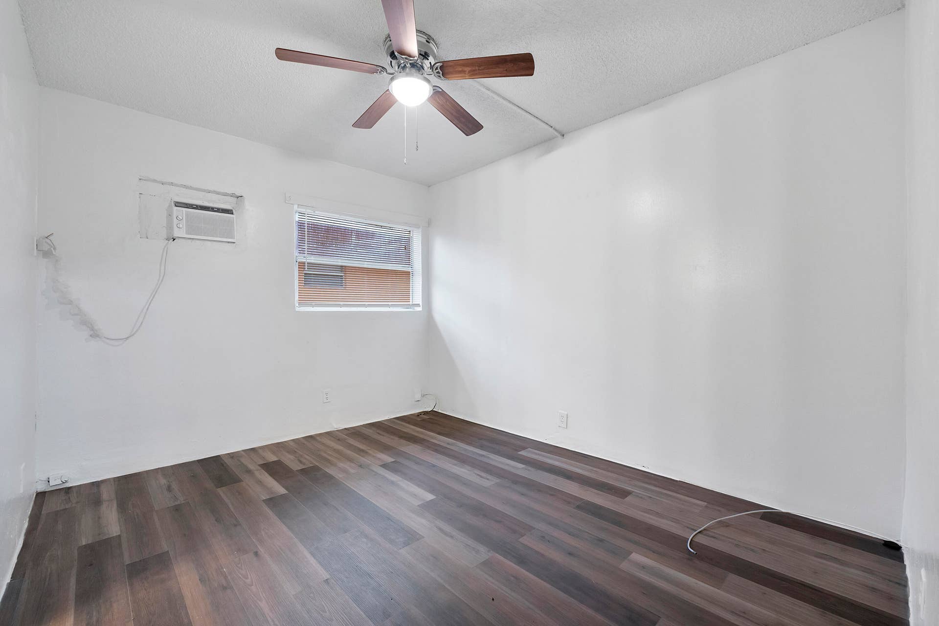 279 Sw 1st St_021