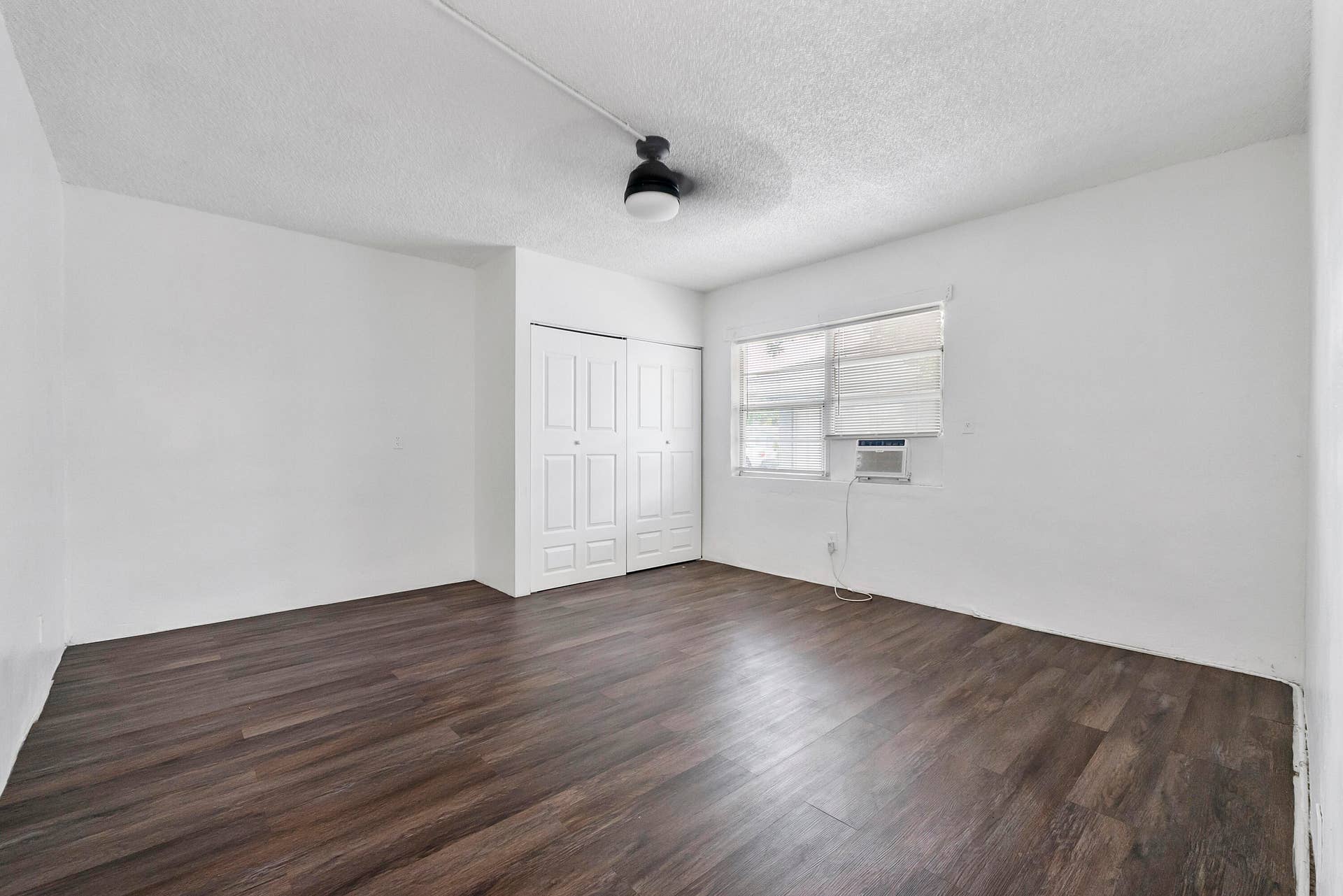 279 Sw 1st St_015