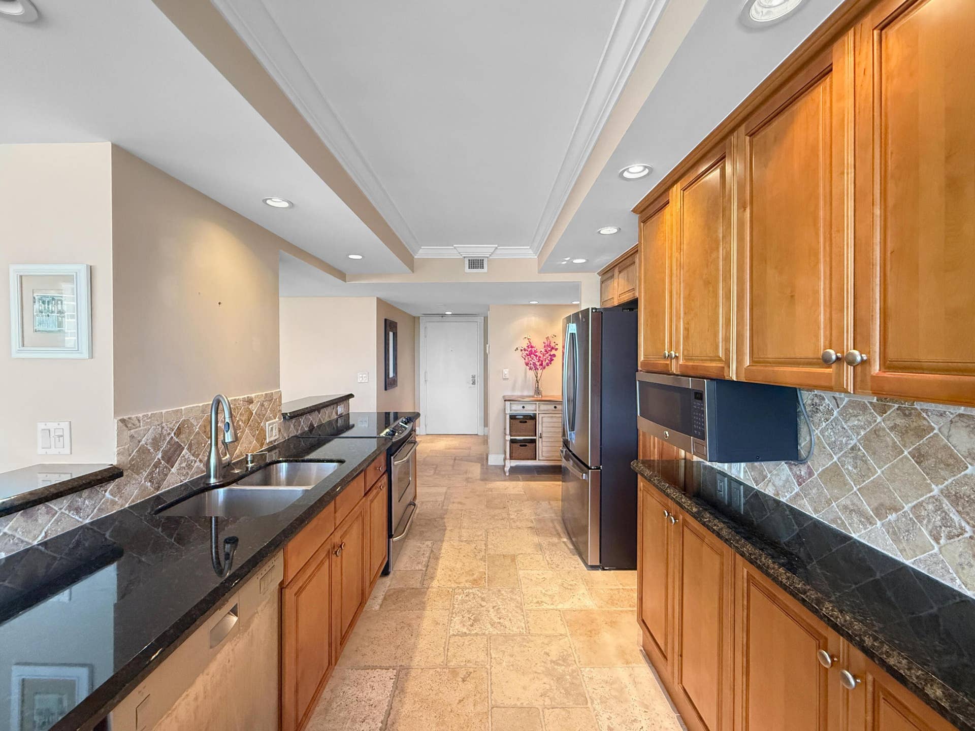 4200 N Ocean, #2-406, Singer Island, FL 33404 Kitchen