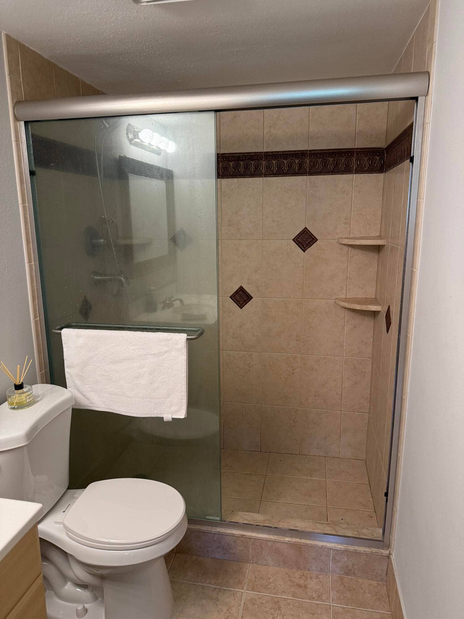 4272 NW 89th Avenue, #103, Coral Springs, FL 33065 Master Bath