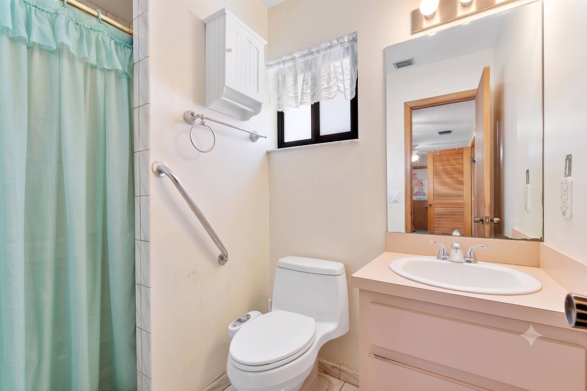 10349 SW 49th Manor, Cooper City, FL 33328 Bathroom 2 v2