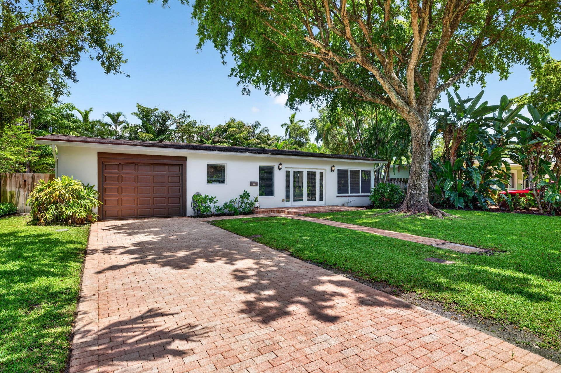 1318 SE 12TH Way, Fort Lauderdale, FL 33316 3-web-or-mls-699A5304