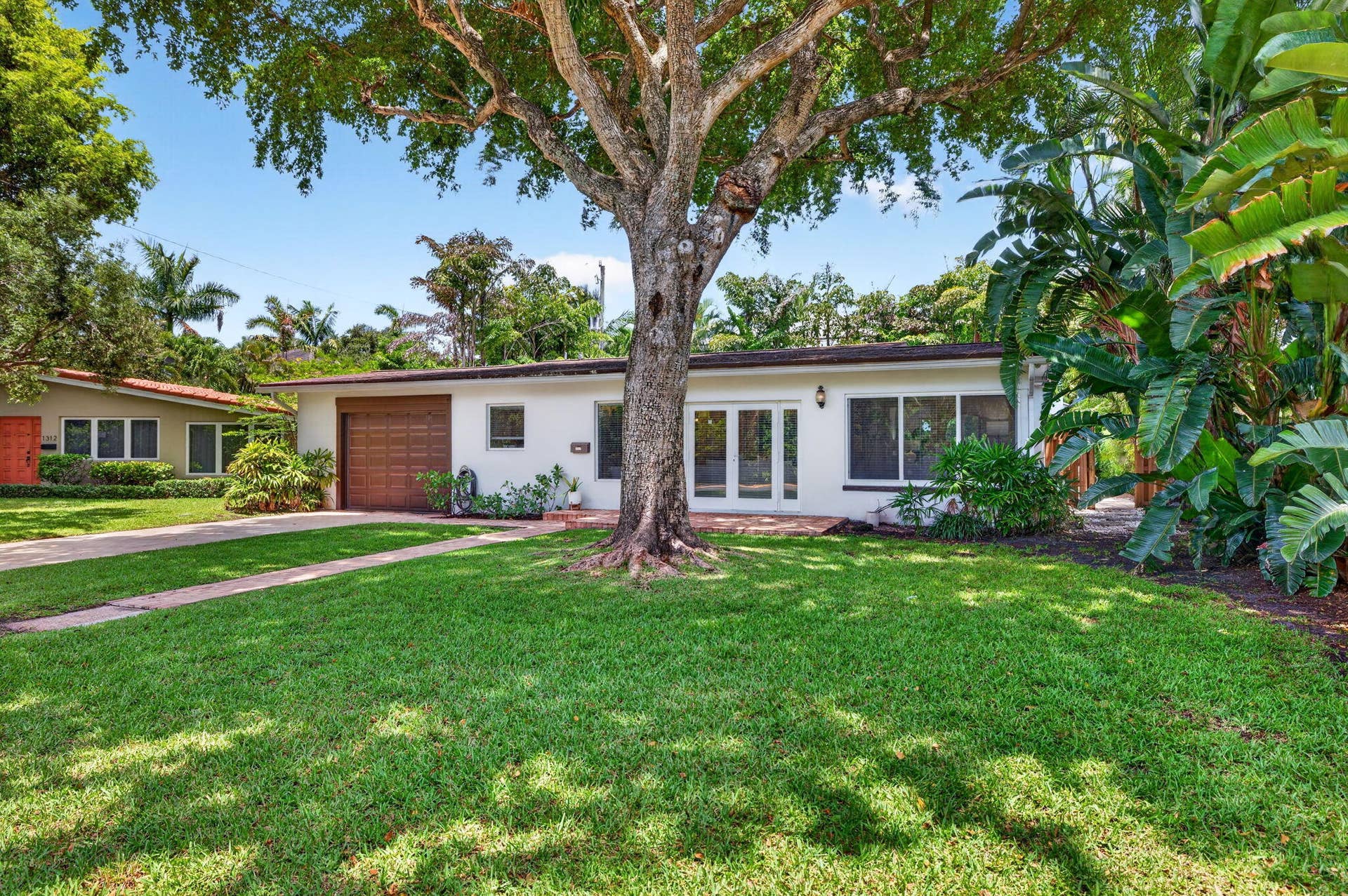 1318 SE 12TH Way, Fort Lauderdale, FL 33316 2-web-or-mls-699A5296