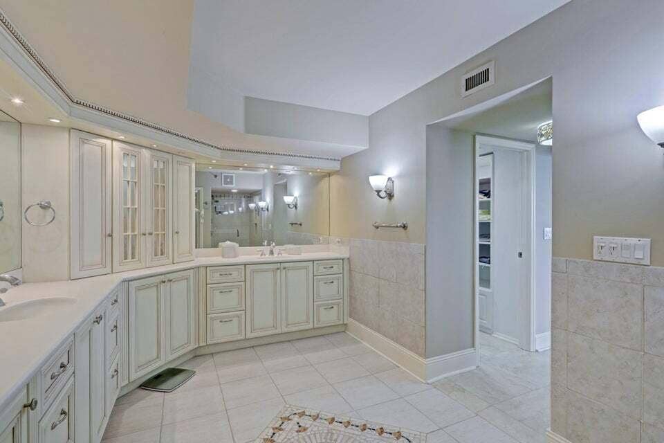 Owners Bathroom