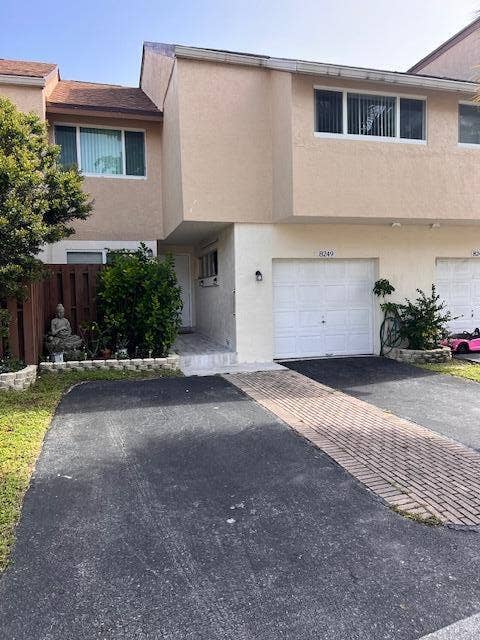 8249 NW 9TH Street, #5, Plantation, FL 33324 leefrontporch
