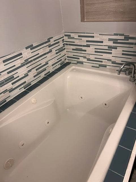 8249 NW 9TH Street, #5, Plantation, FL 33324 leejacuzzitub