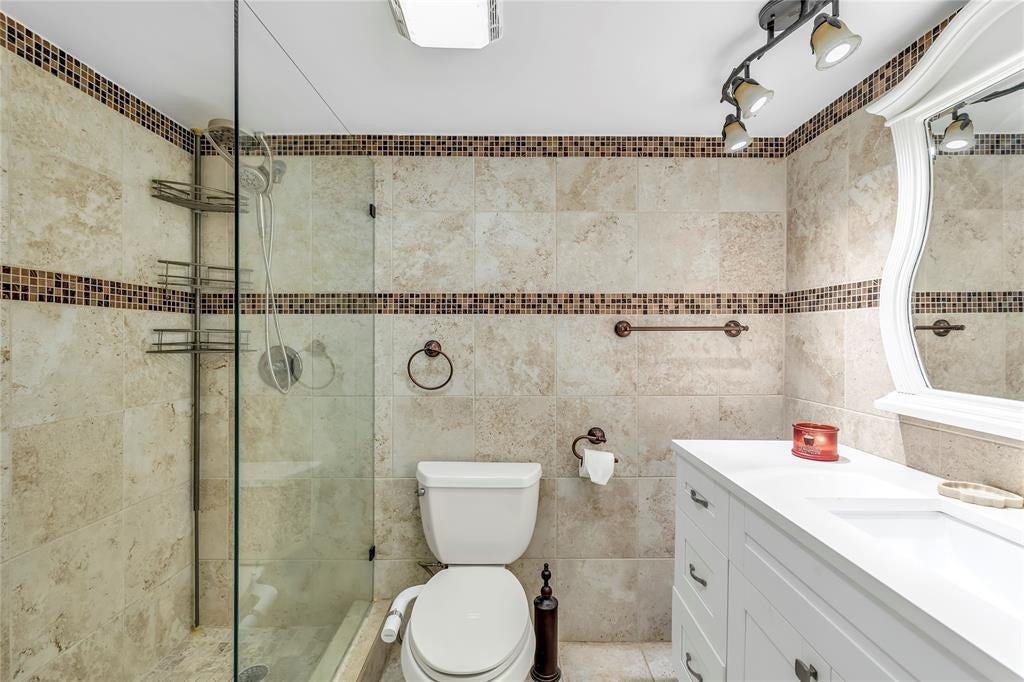 3150 NE 48th Court, #204, Lighthouse Point, Lighthouse Point, FL 33064 BATHROOM #2