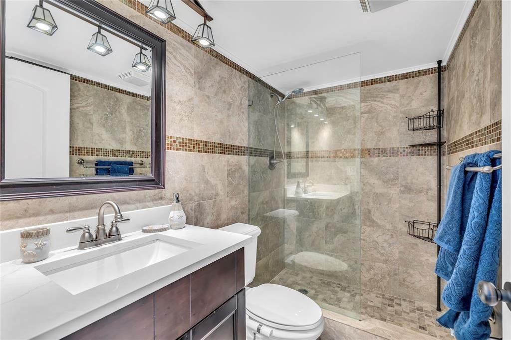 3150 NE 48th Court, #204, Lighthouse Point, Lighthouse Point, FL 33064 PRIMARY BATHROOM