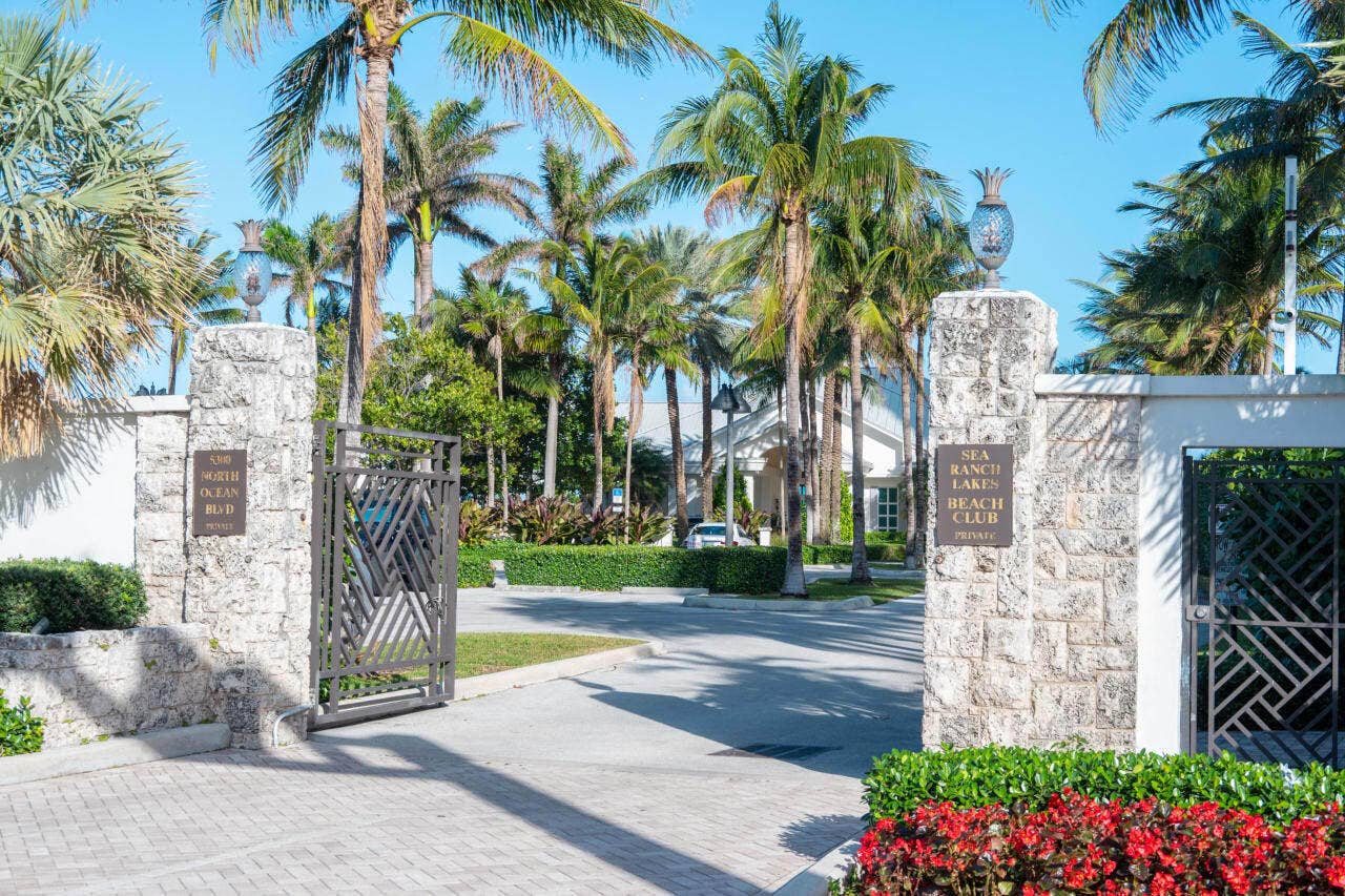 10 Minnetonka Road, Sea Ranch Lakes, Sea Ranch Lakes, FL 33308 Entrance to Beach Club