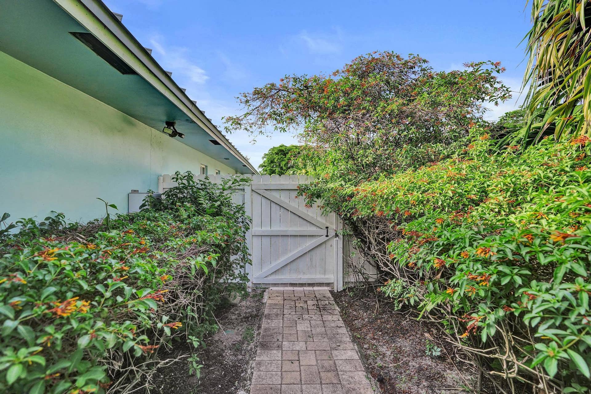 10 Minnetonka Road, Sea Ranch Lakes, Sea Ranch Lakes, FL 33308 DSC09323