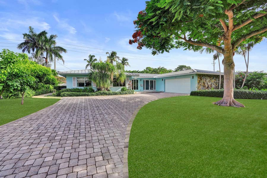 Property photo for 10 Minnetonka Road, Sea Ranch Lakes, FL