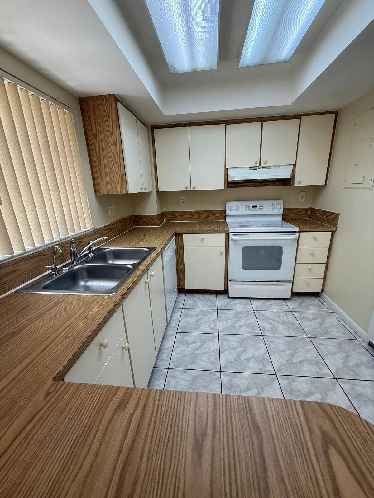 5232 SW 122ND Terrace, #5232, Cooper City, Cooper City, FL 33330 WhatsApp Image 2026-07-13 at 4.08.08 PM
