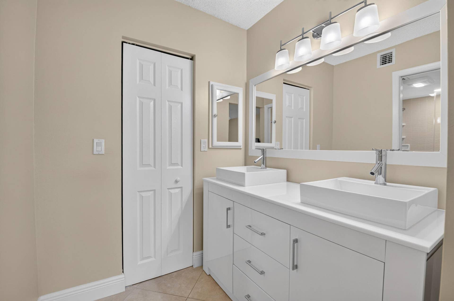 primary bath walk in closet