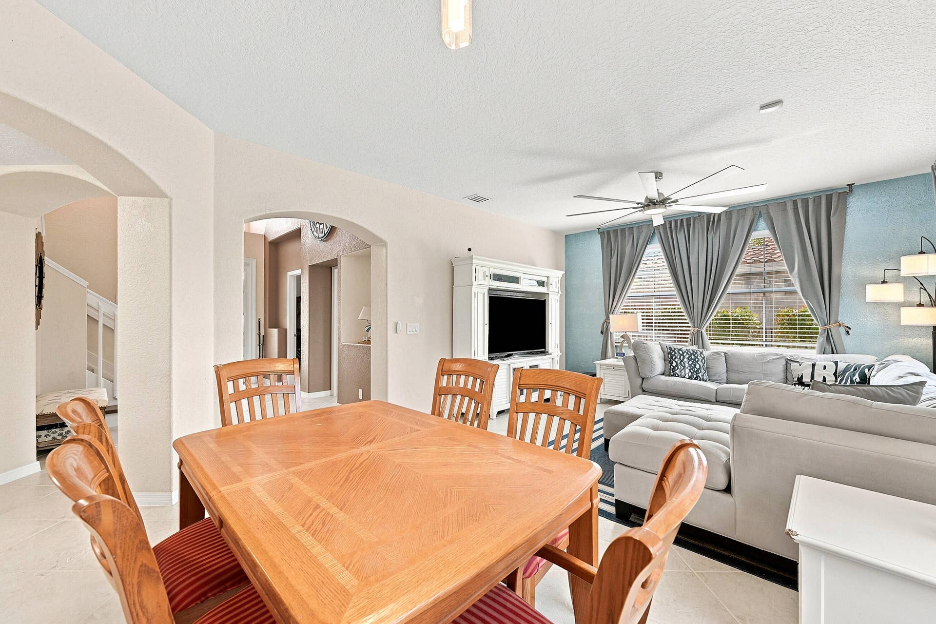 11_dining area