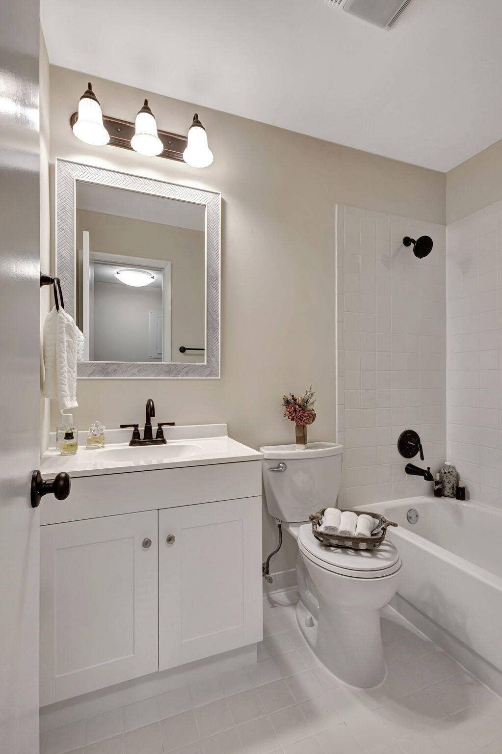 6B - Second Bathroom