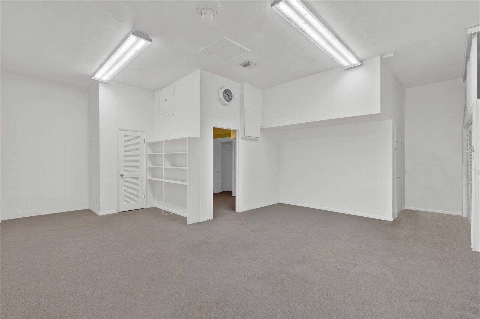 Air-conditioned flex space