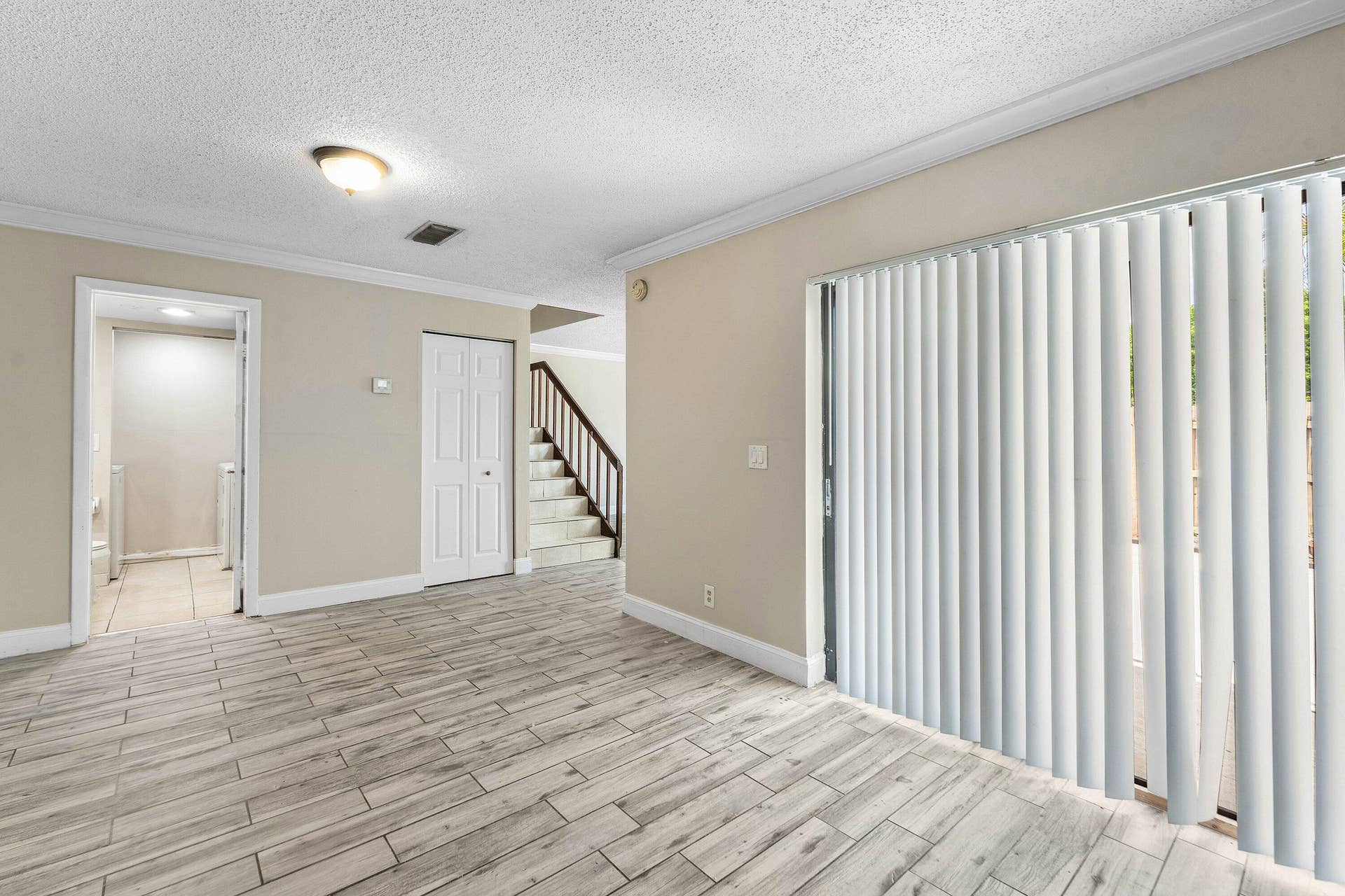 1534 FOREST LAKES Circle, #D, West Palm Beach, FL 33406 Dining