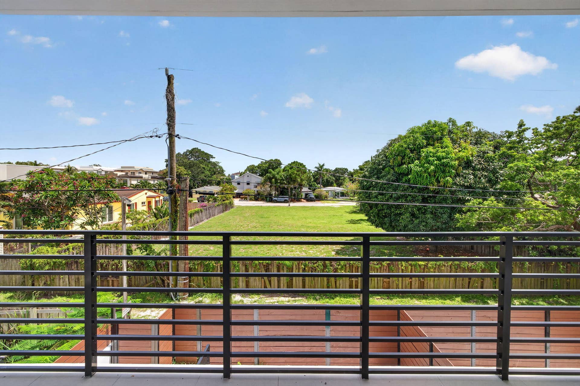 704 SW 9th Street, Fort Lauderdale, FL 33315 60-web-or-mls-699A6443