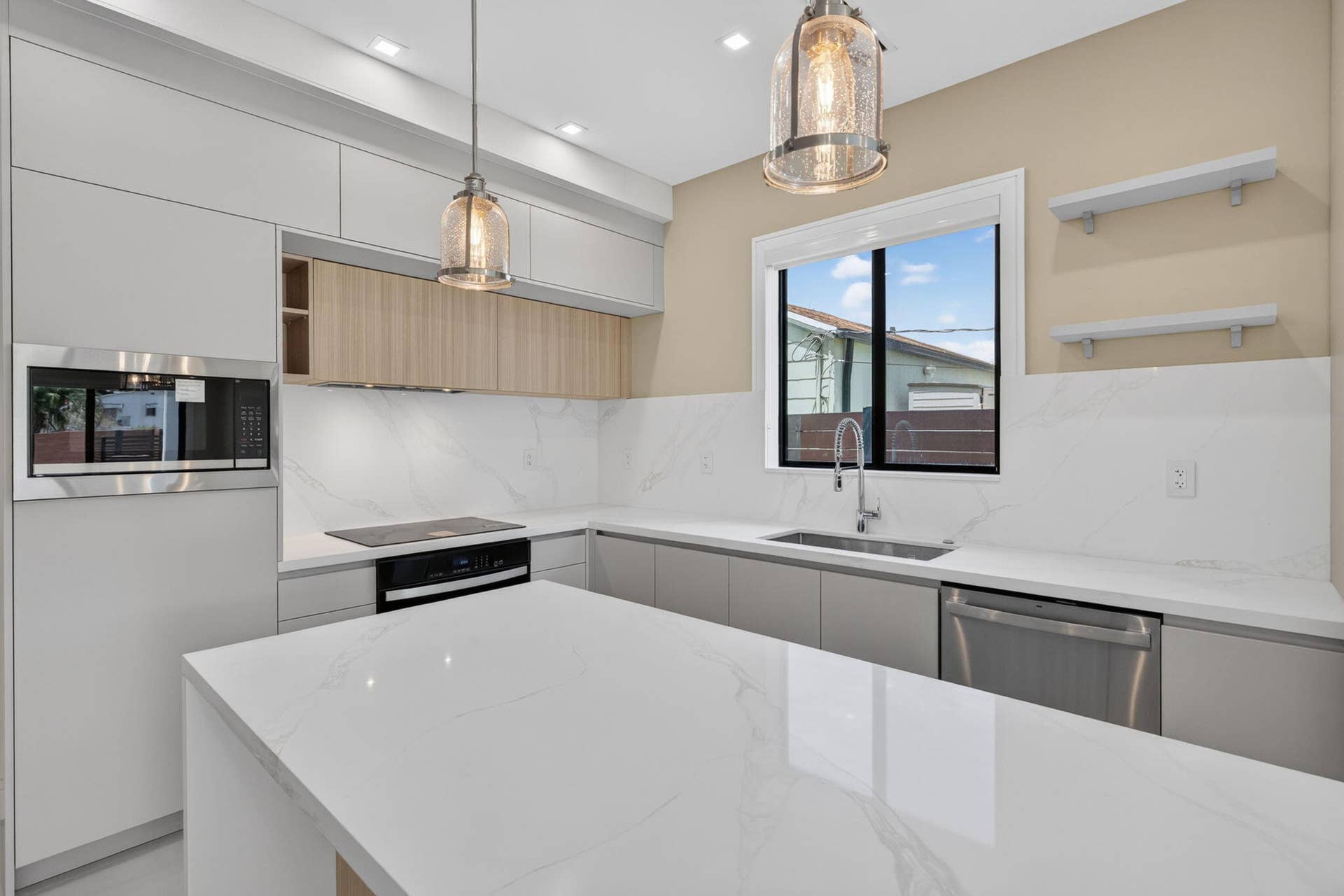 704 SW 9th Street, Fort Lauderdale, FL 33315 20-web-or-mls-699A6110